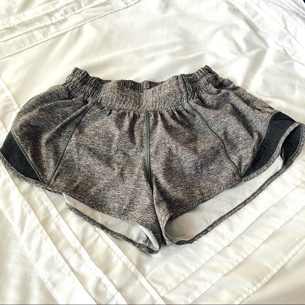 Lululemon Hotty Hot Shorts 2.5”